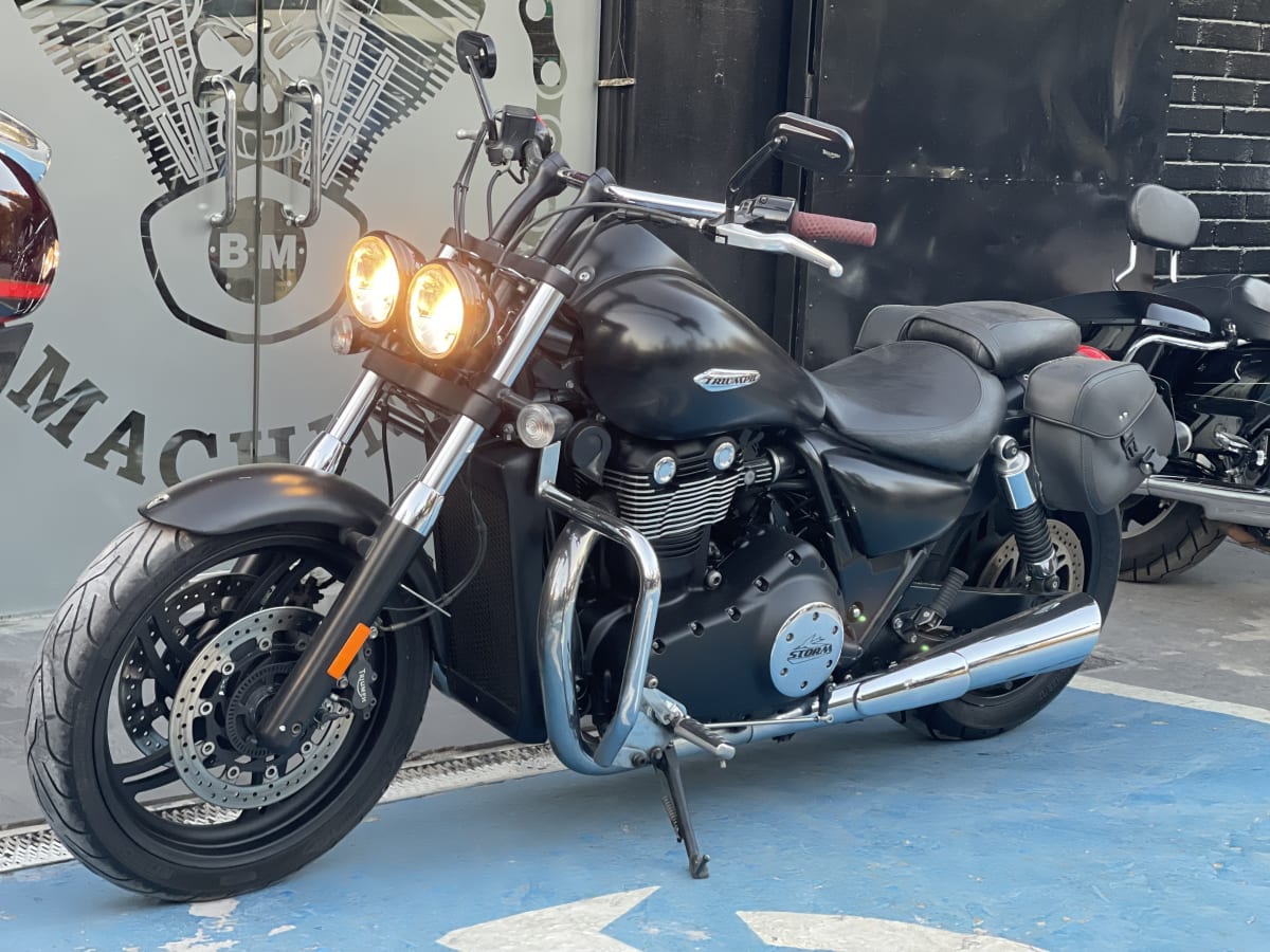 Triumph Thunderbird Strom 1700 (2013)10