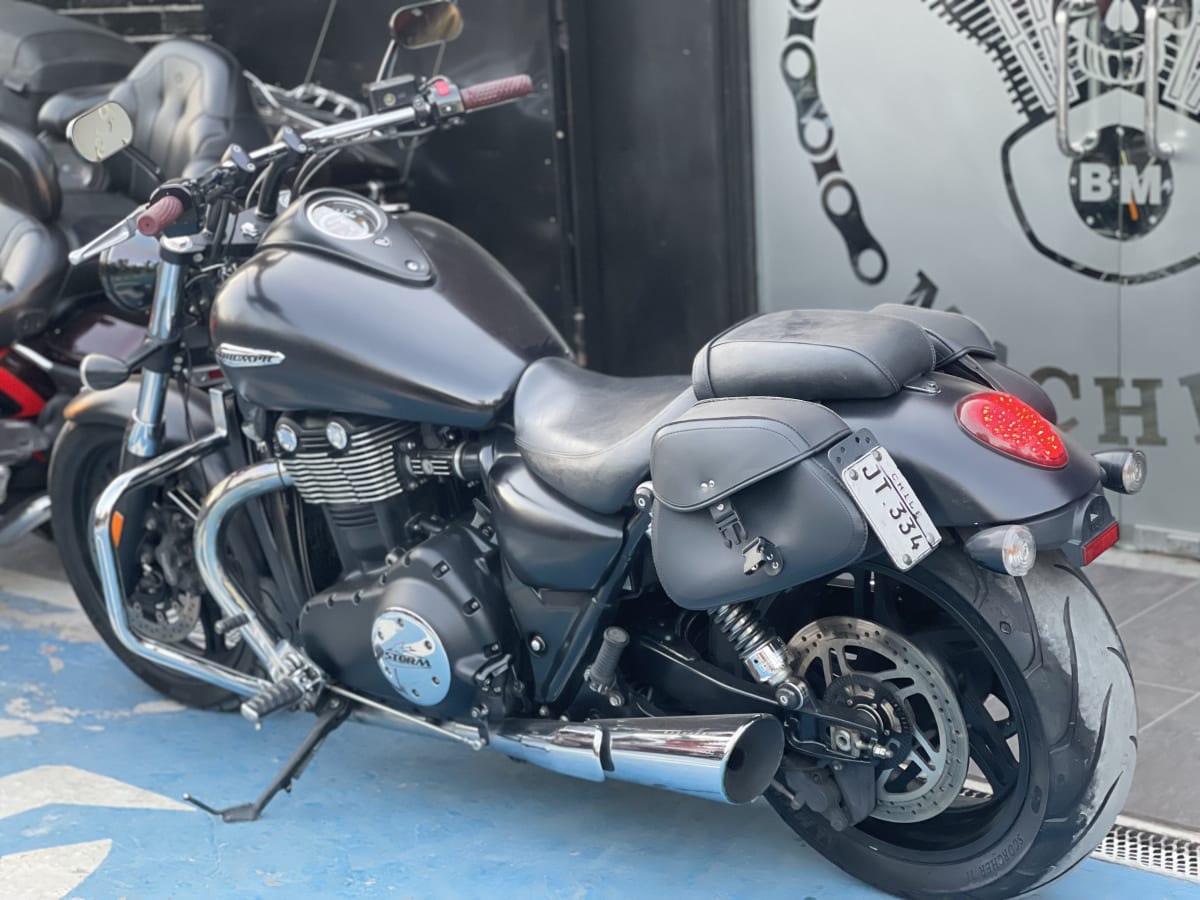 Triumph Thunderbird Strom 1700 (2013)11