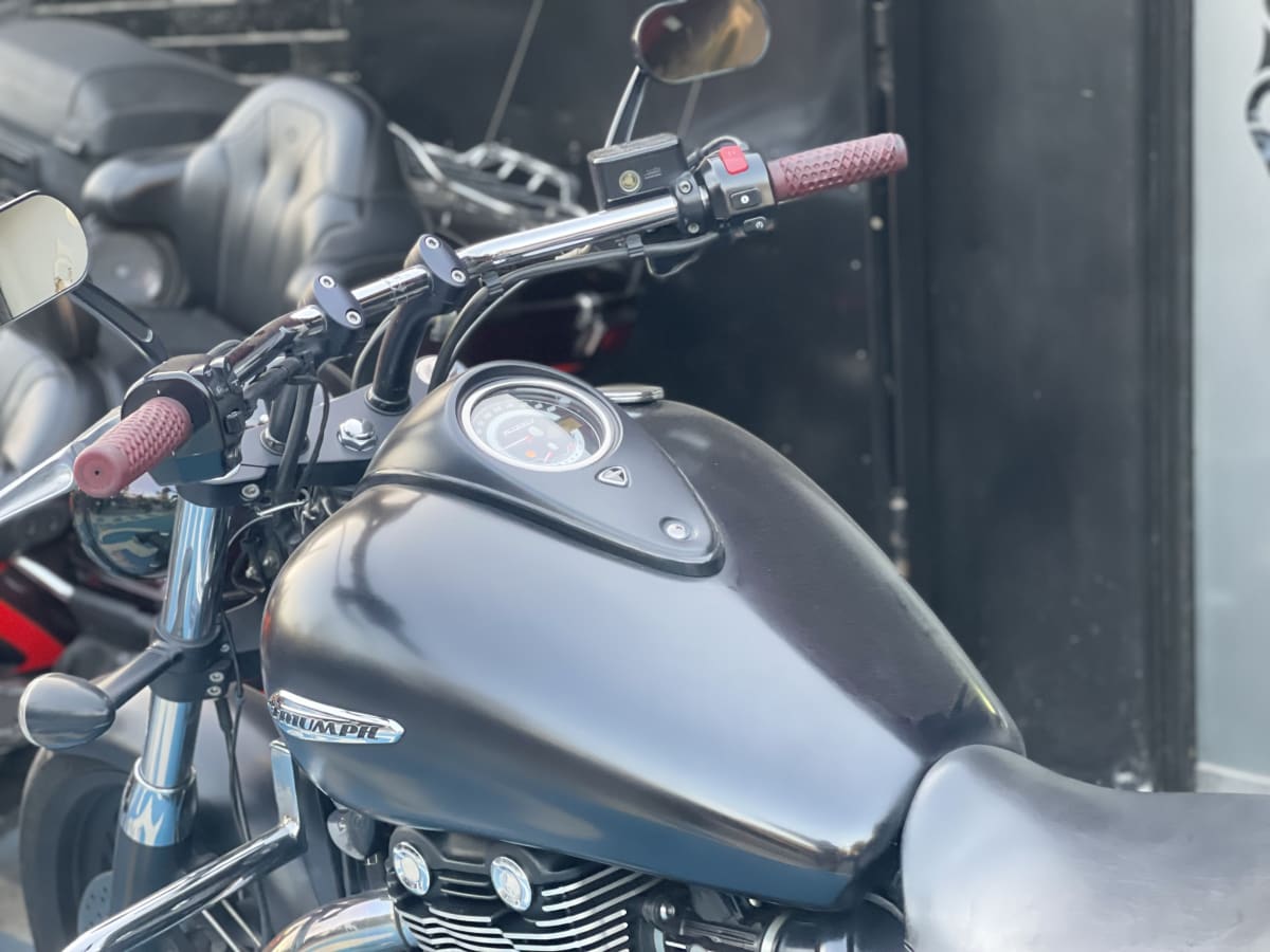 Triumph Thunderbird Strom 1700 (2013)12