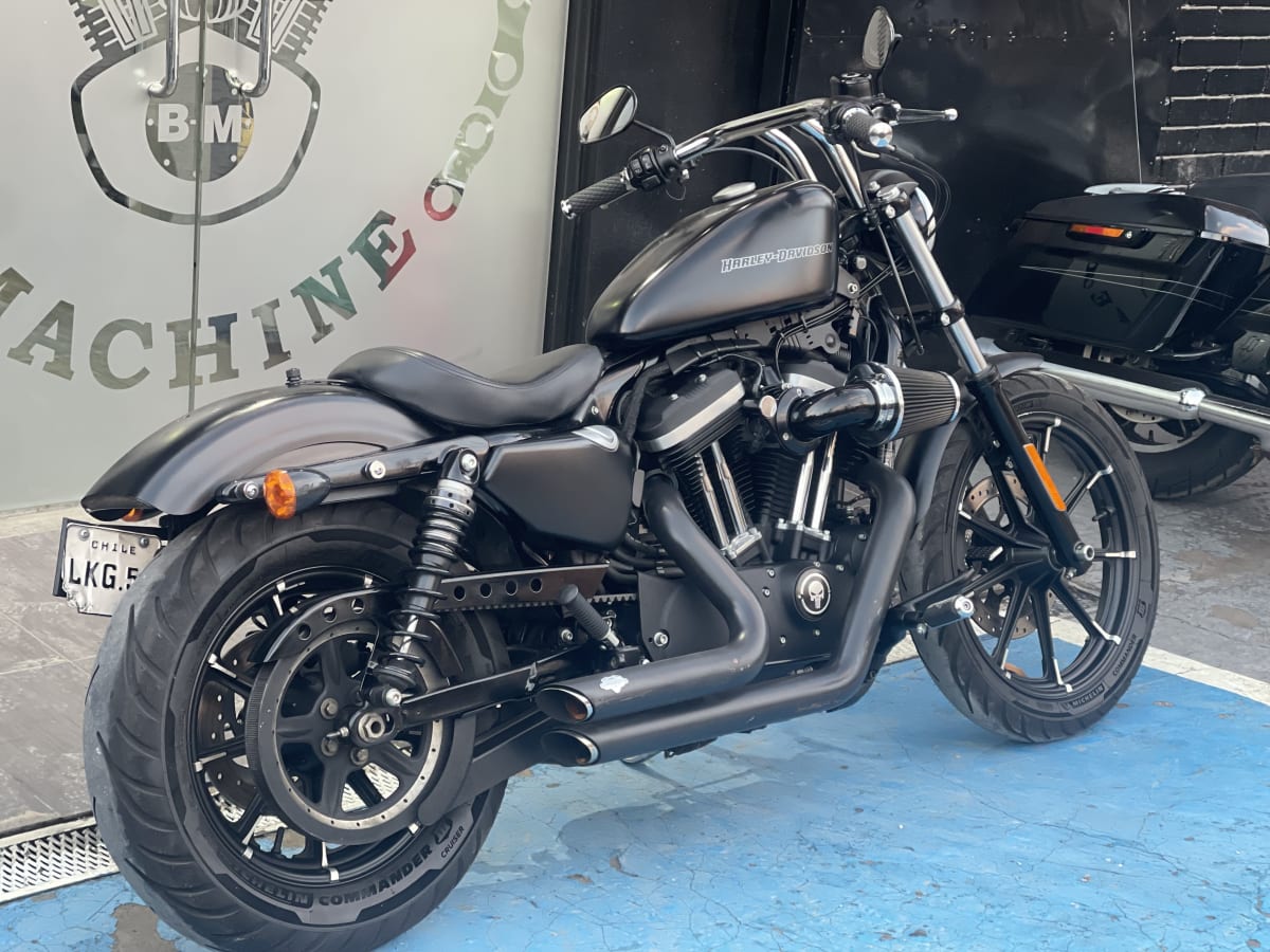 HARLEY DAVIDSON Sportster Iron 883 (2020)2
