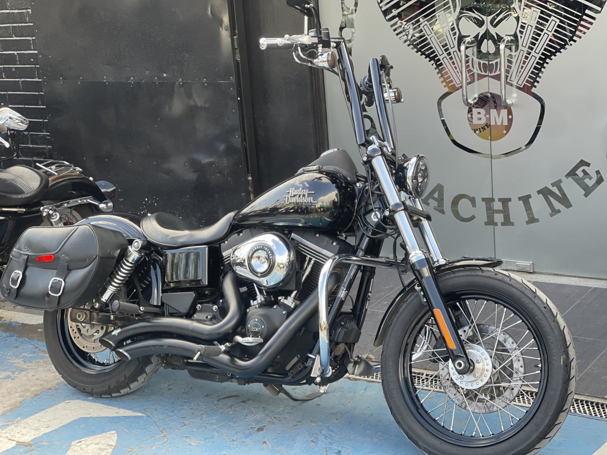 HARLEY DAVIDSON DYNA STREET BOB (2014)3