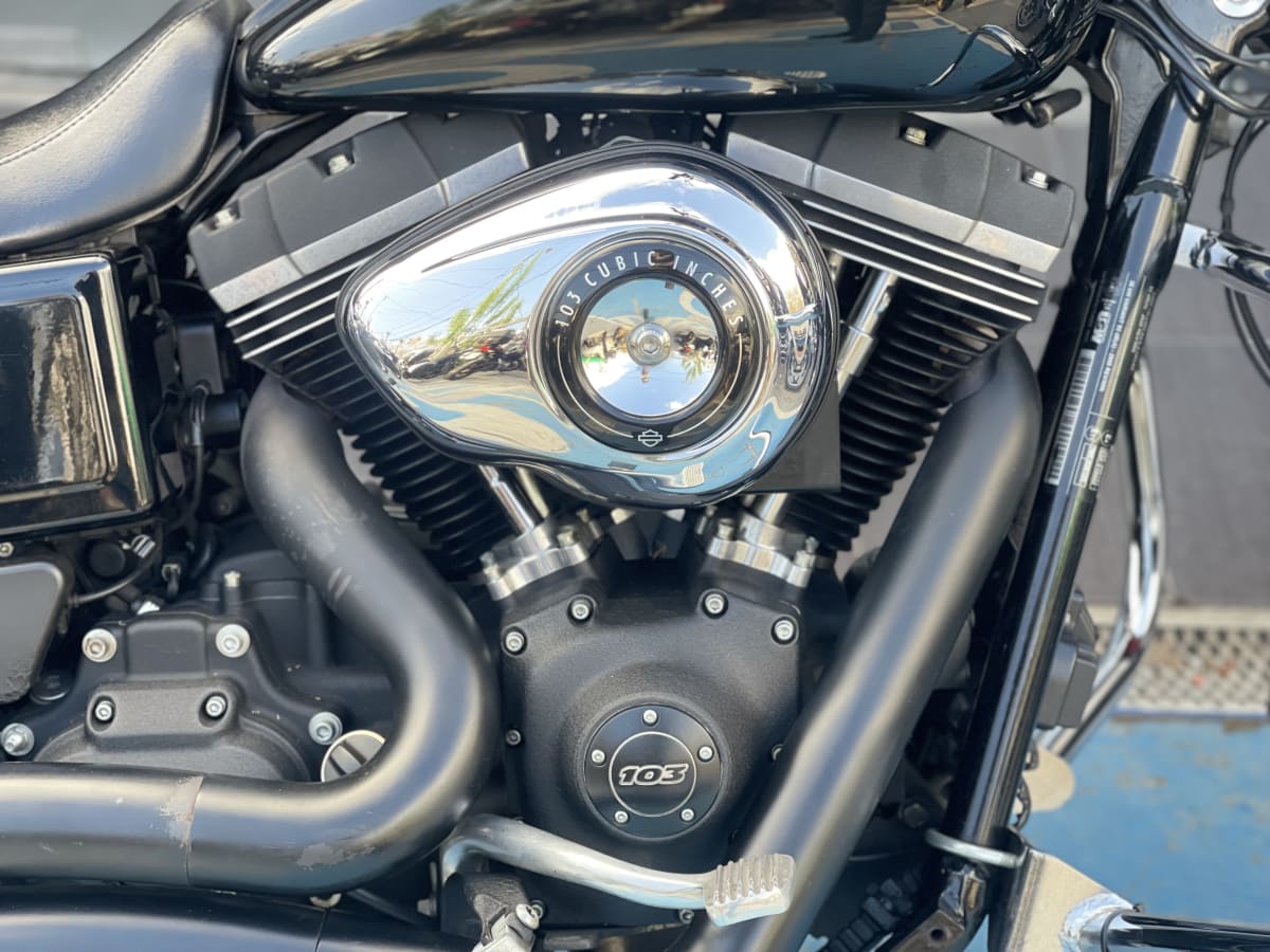 HARLEY DAVIDSON DYNA STREET BOB (2014)5