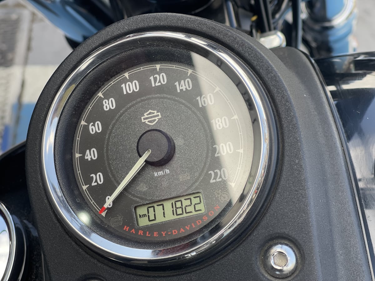 HARLEY DAVIDSON DYNA STREET BOB (2014)6