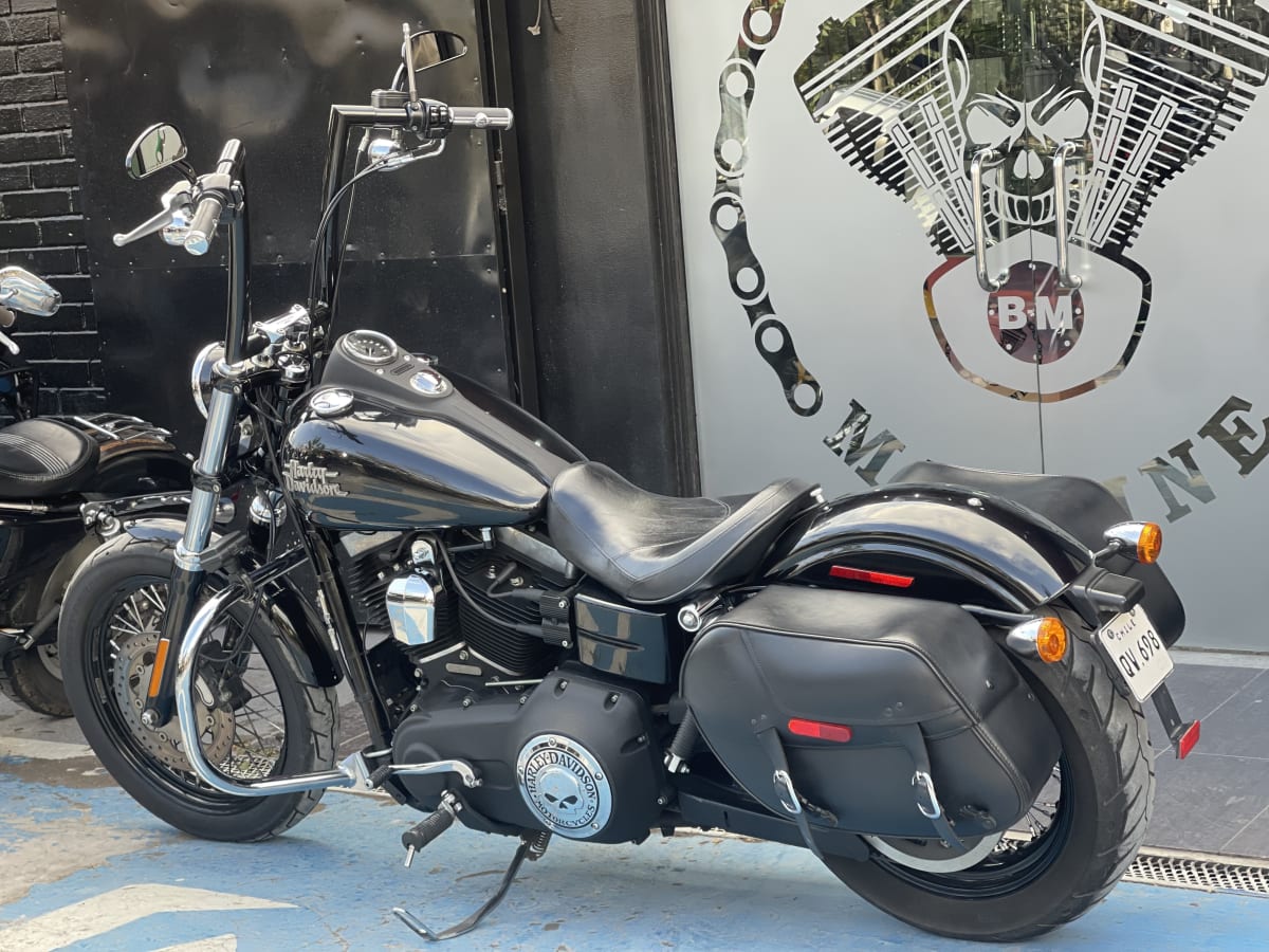 HARLEY DAVIDSON DYNA STREET BOB (2014)10