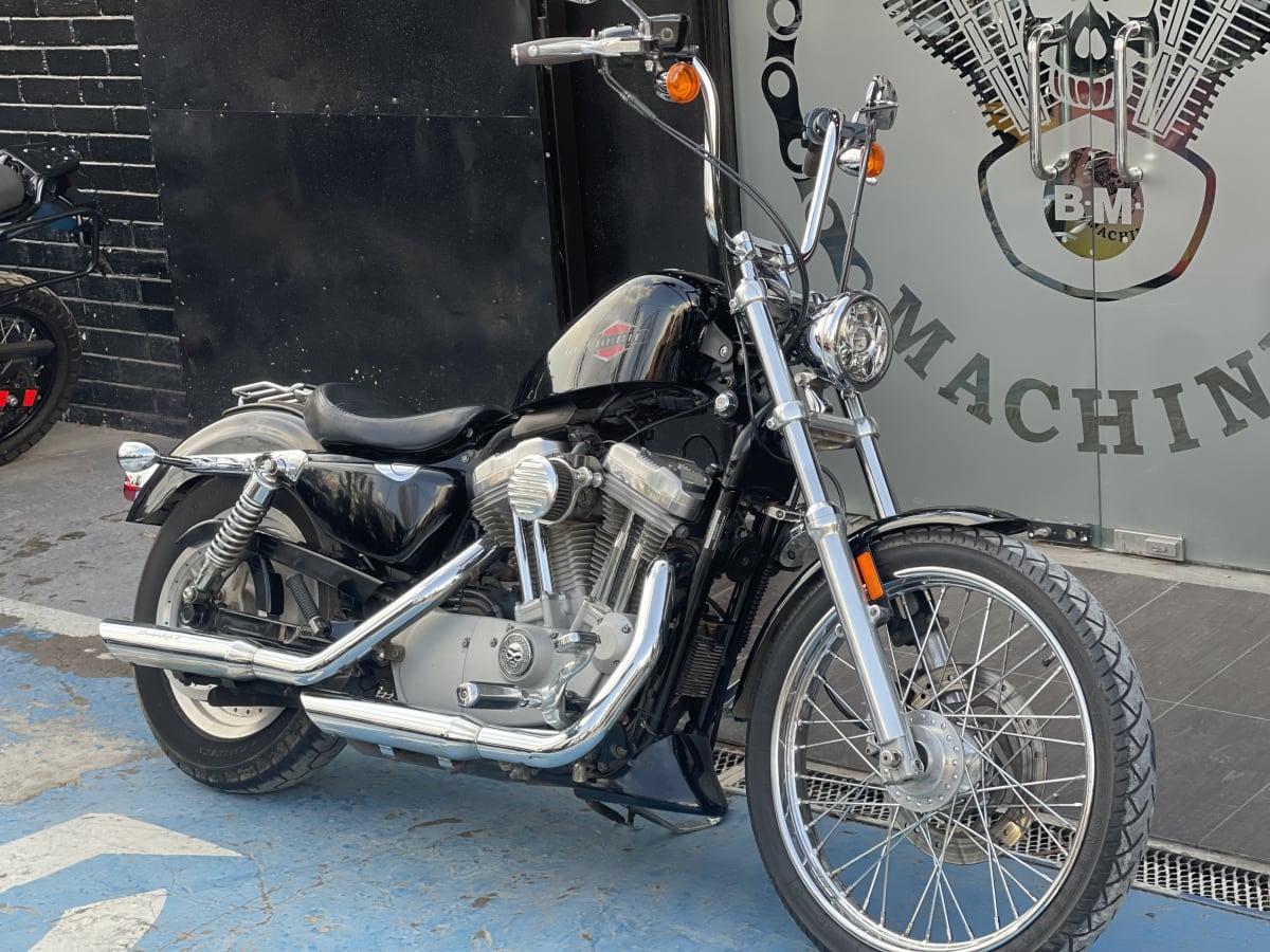 HARLEY DAVIDSON SPORTSTER CUSTOM 883 (2007)3