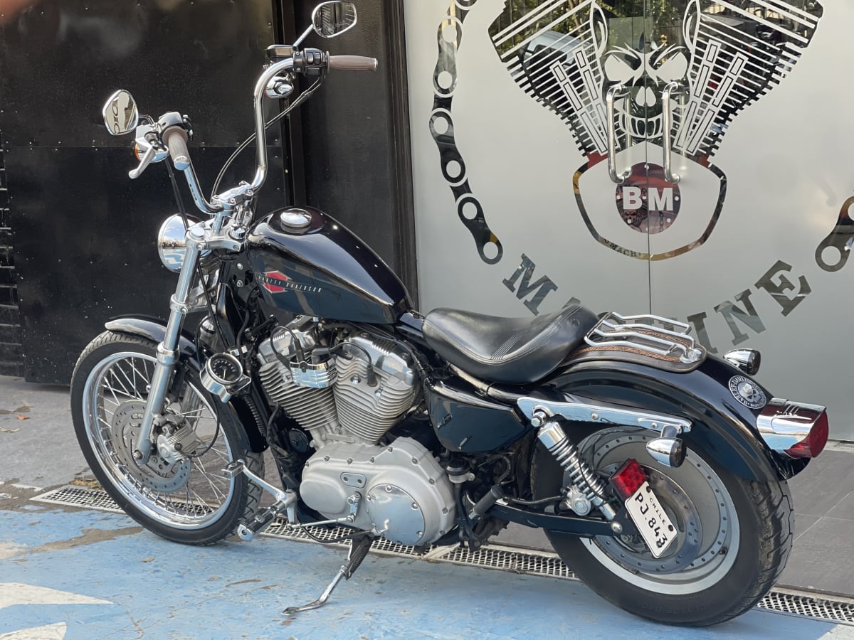 HARLEY DAVIDSON SPORTSTER CUSTOM 883 (2007)10
