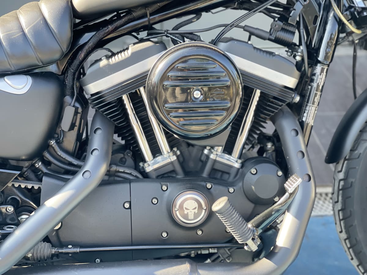 HARLEY DAVIDSON Sportster Iron 883 (2017)4