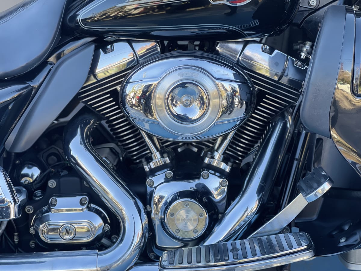 HARLEY DAVIDSON Ultra Classic 20104