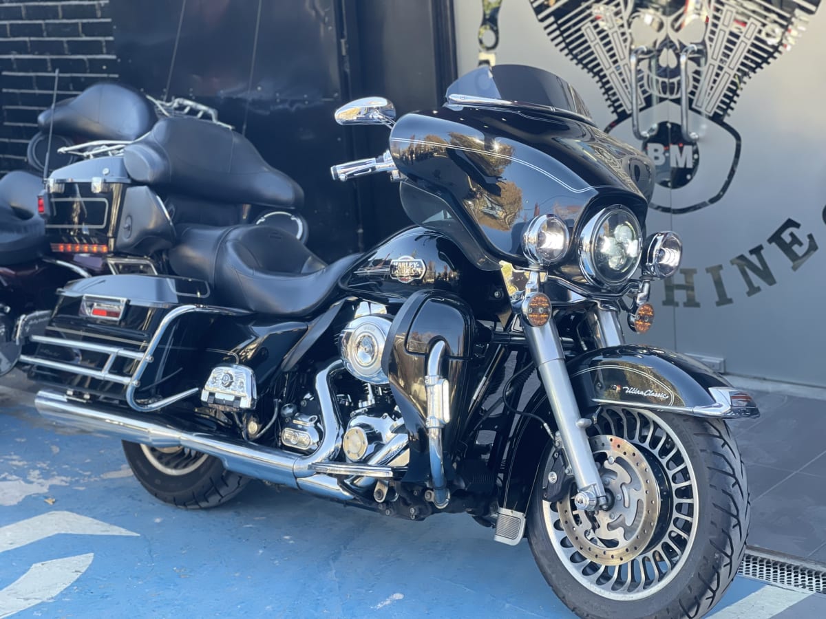 HARLEY DAVIDSON Ultra Classic 20106