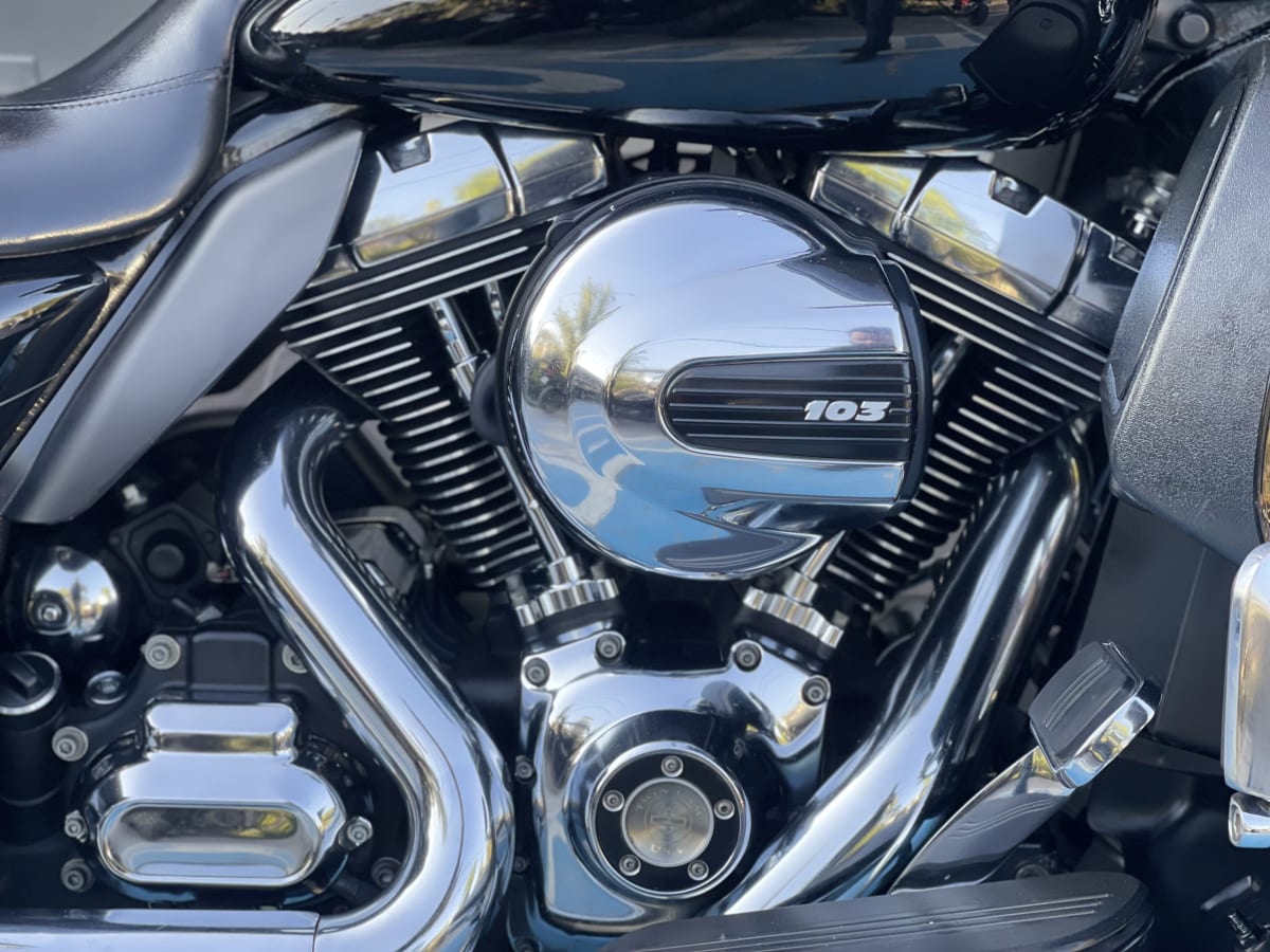 HARLEY DAVIDSON STREET GLIDE (2016)5