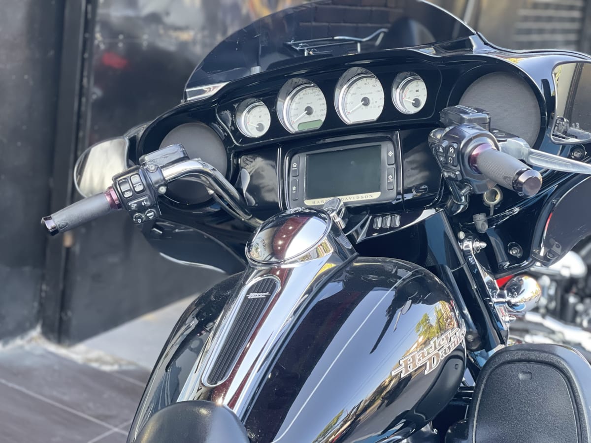 HARLEY DAVIDSON STREET GLIDE (2016)6