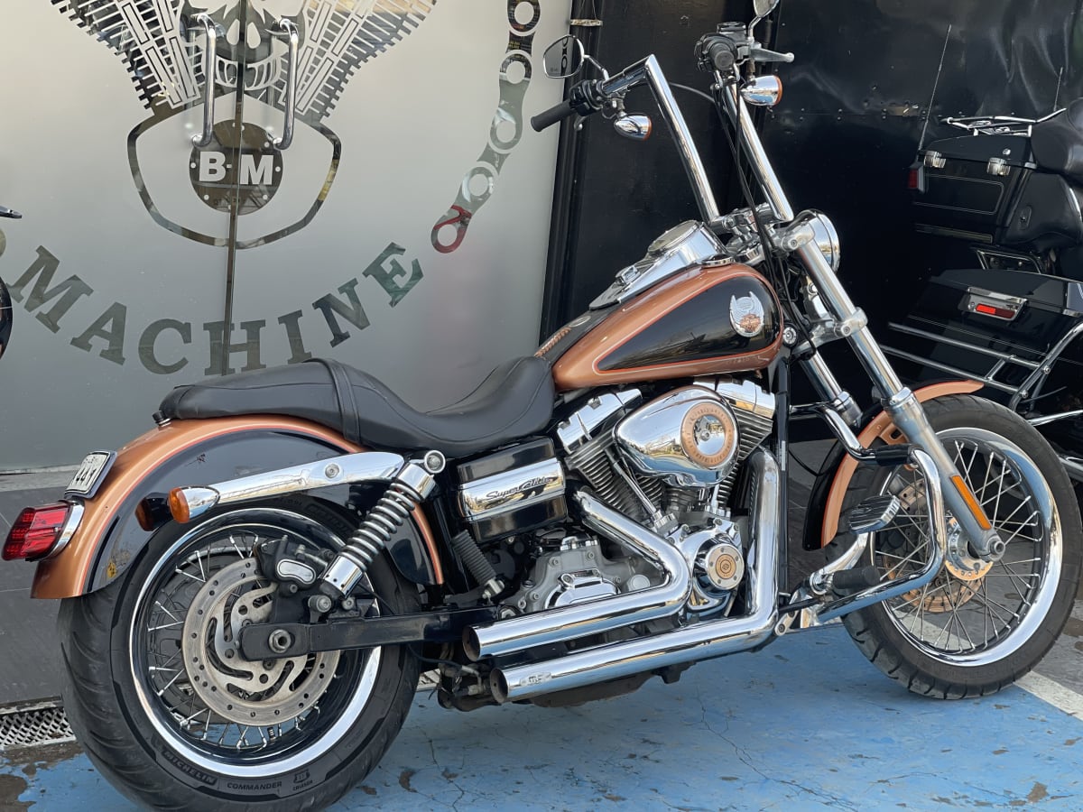 HARLEY DAVIDSON DYNA SÚPER GLIDE 105 years2