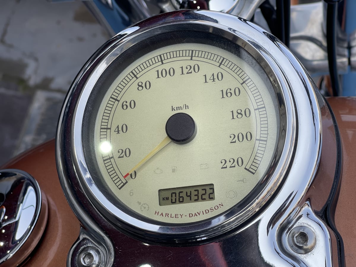 HARLEY DAVIDSON DYNA SÚPER GLIDE 105 years10