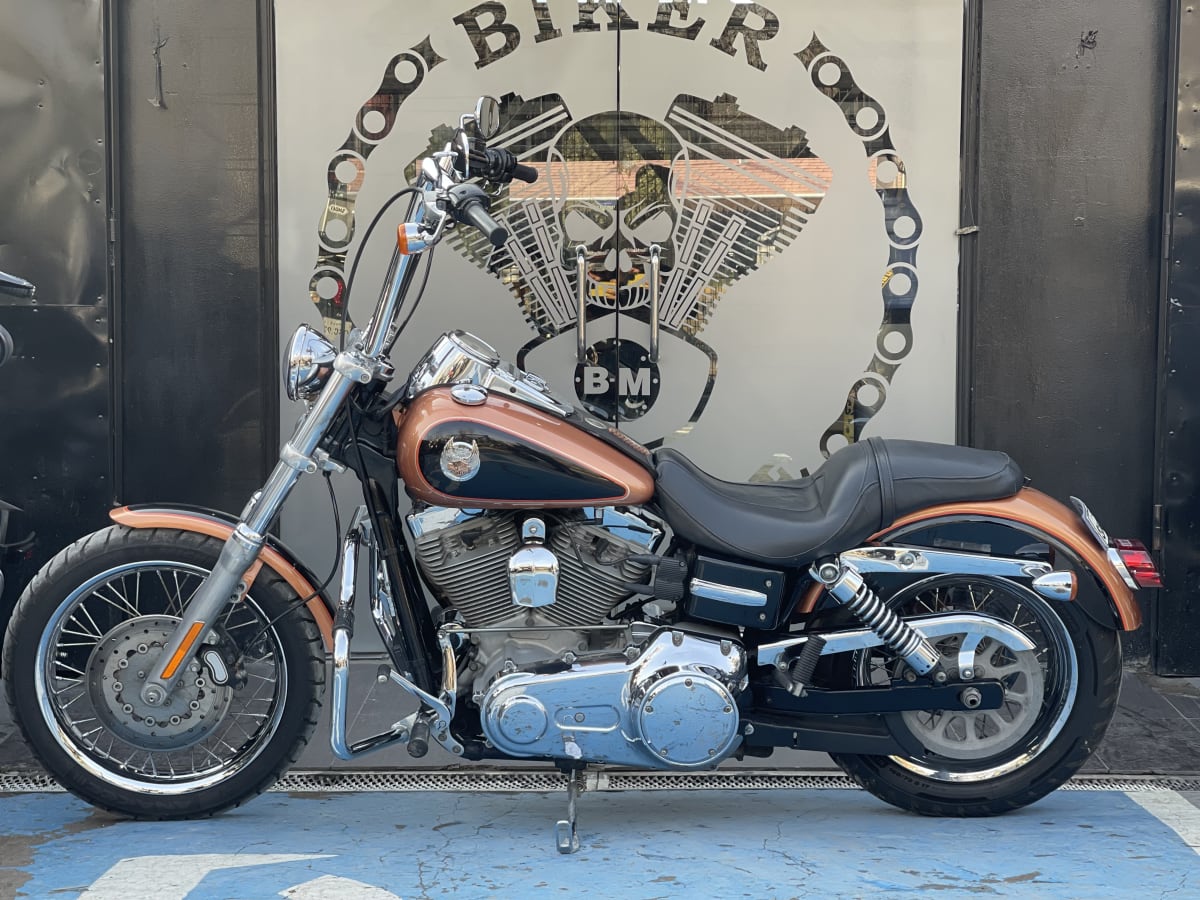 HARLEY DAVIDSON DYNA SÚPER GLIDE 105 years11