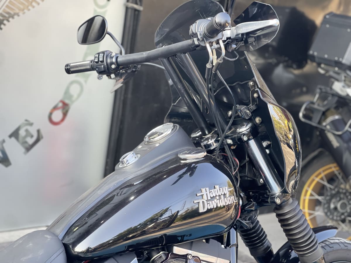 HARLEY DAVIDSON DYNA STREET BOB 20156