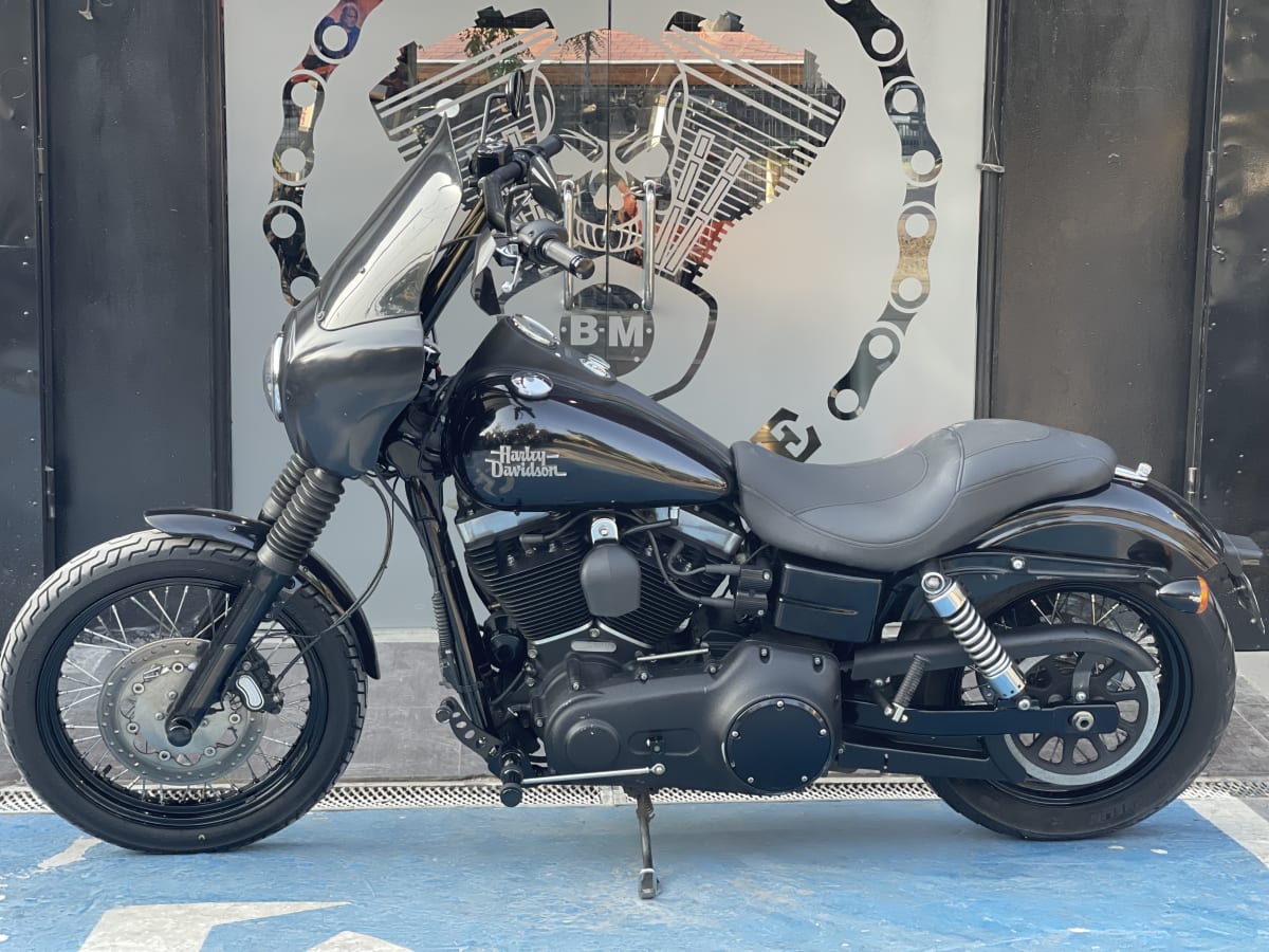 HARLEY DAVIDSON DYNA STREET BOB 20158