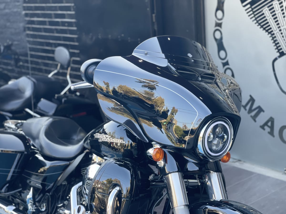 HARLEY DAVIDSON STREET GLIDE (2016)6