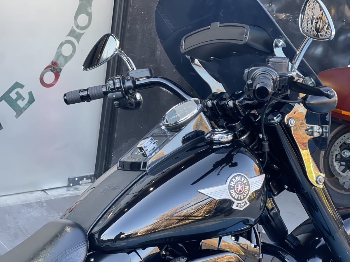 HARLEY DAVIDSON Fat Boy S 20173