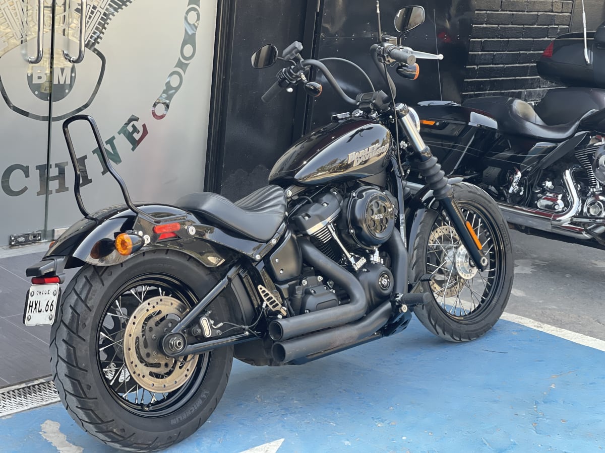 HARLEY DAVIDSON Street bob 107 (2018)2