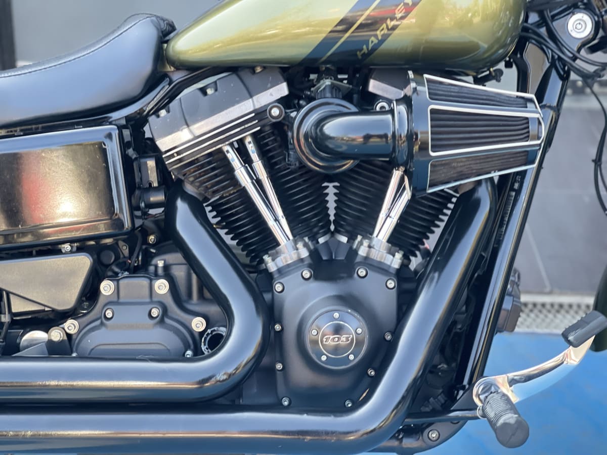 HARLEY DAVIDSON DYNA FAT BOB 20174