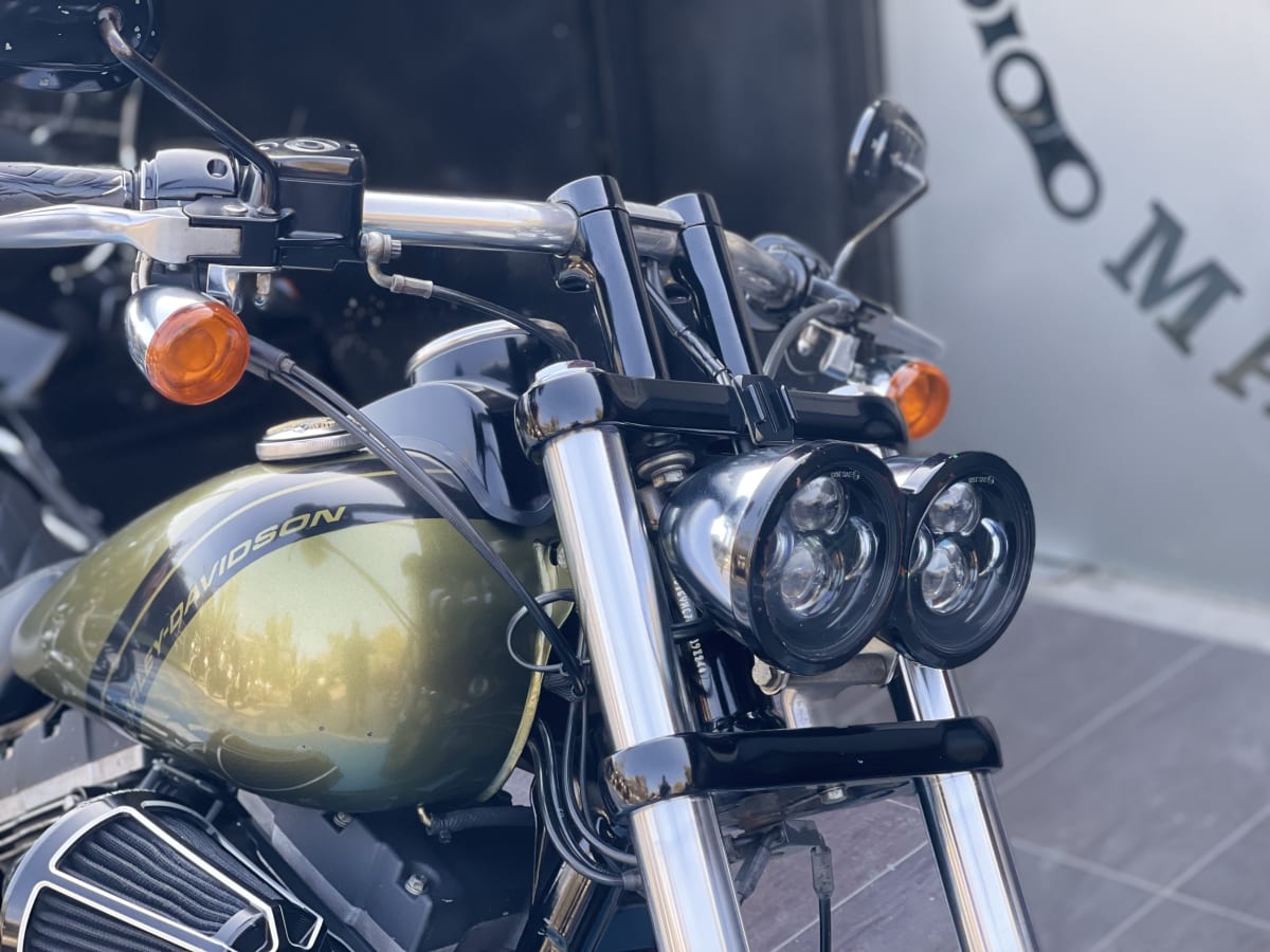 HARLEY DAVIDSON DYNA FAT BOB 20176