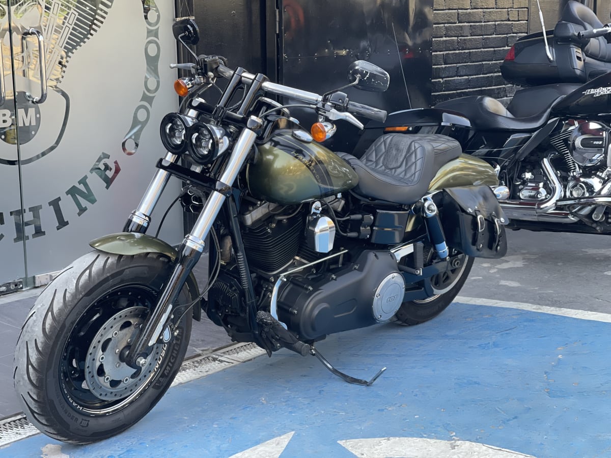 HARLEY DAVIDSON DYNA FAT BOB 20179