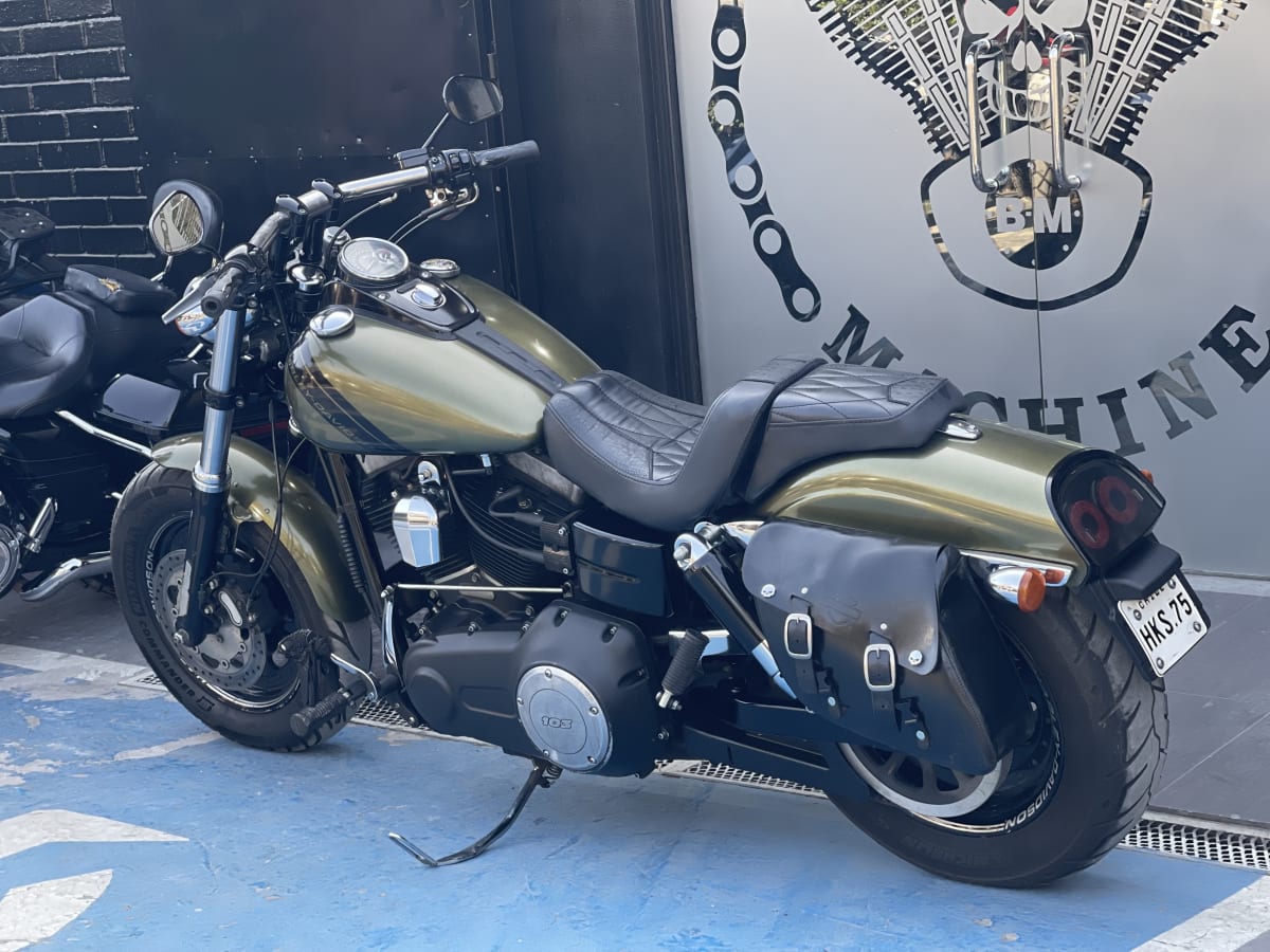 HARLEY DAVIDSON DYNA FAT BOB 201710