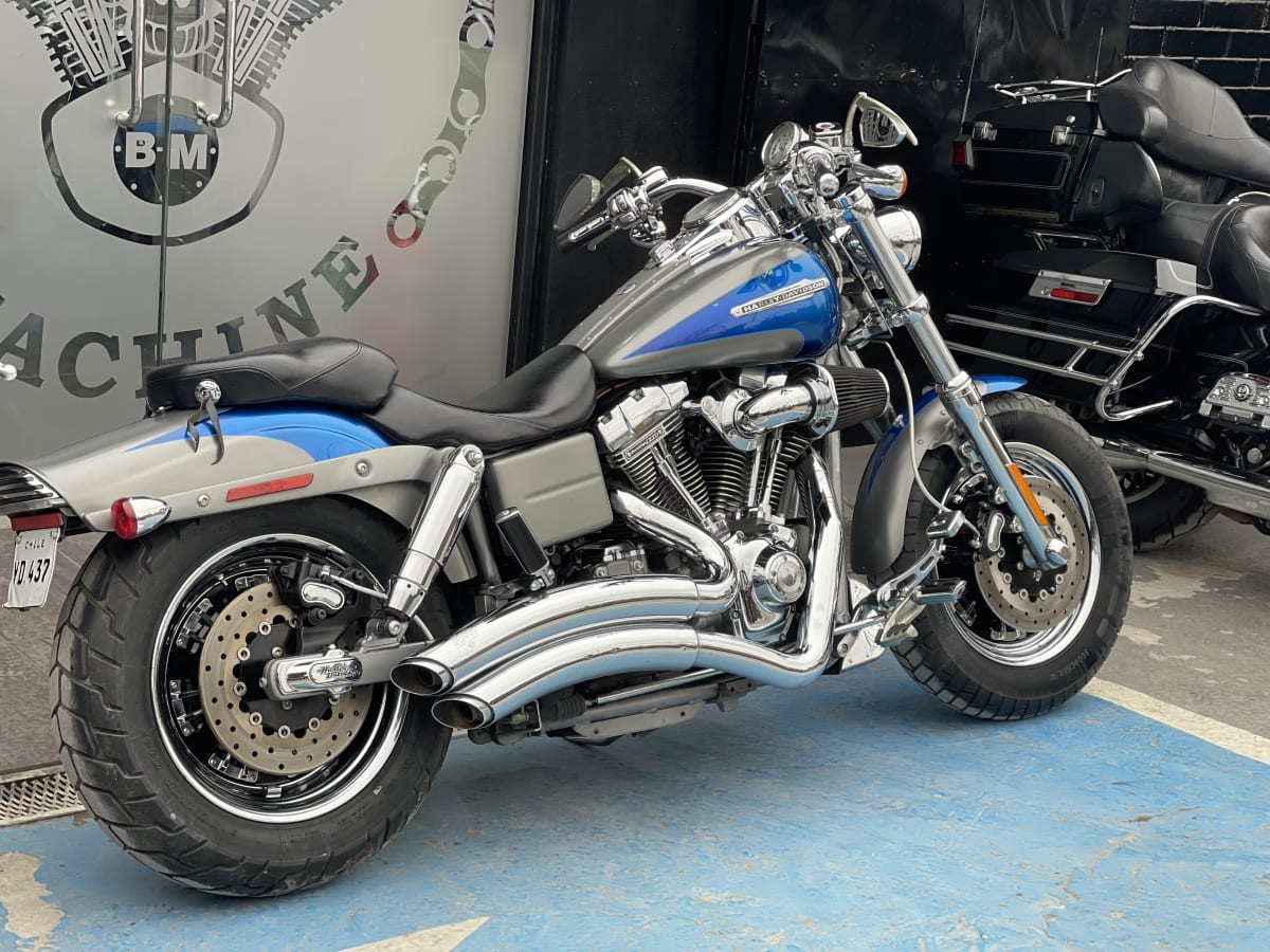 HARLEY DAVIDSON Fat Bob CVO 20102