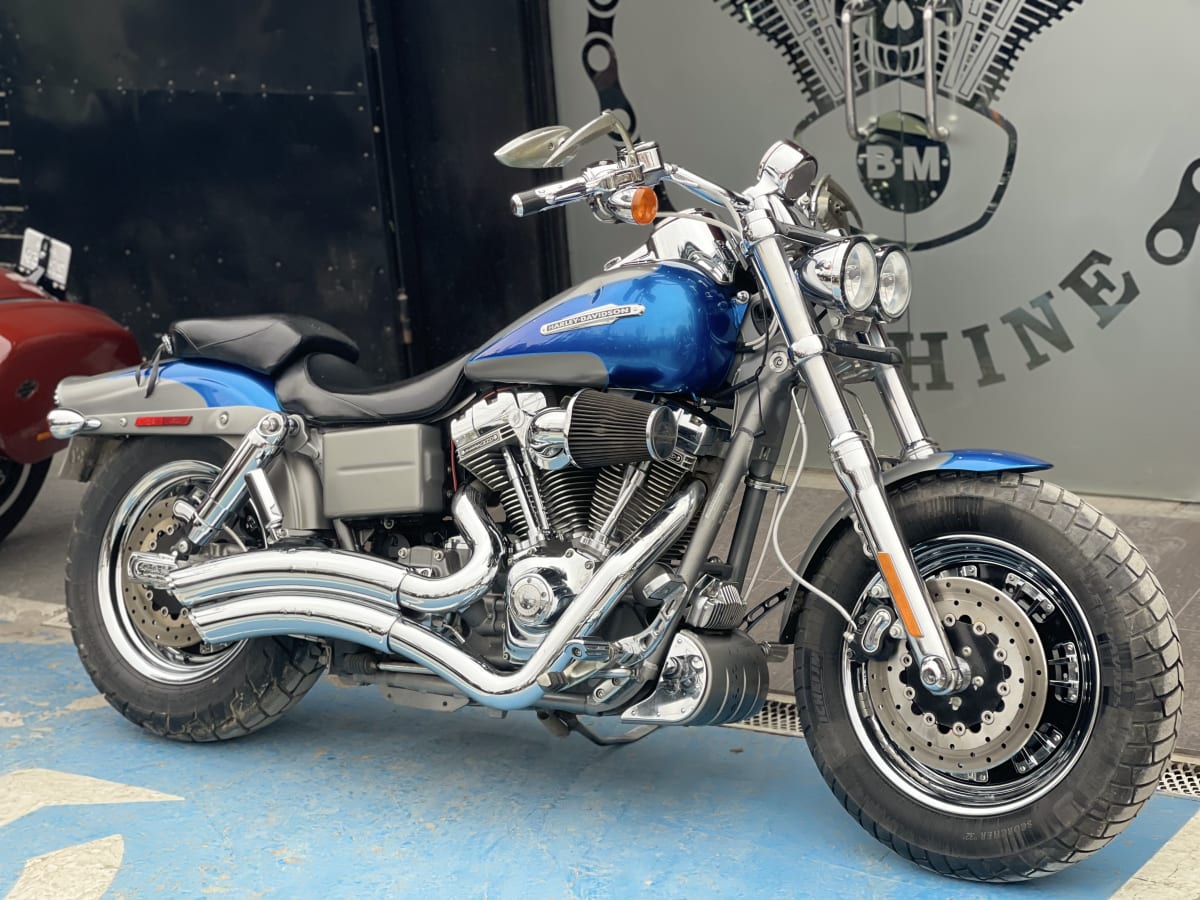 HARLEY DAVIDSON Fat Bob CVO 20103