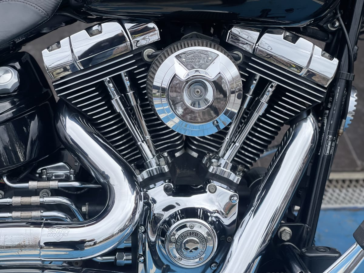 HARLEY-DAVIDSON BREAKOUT 20155