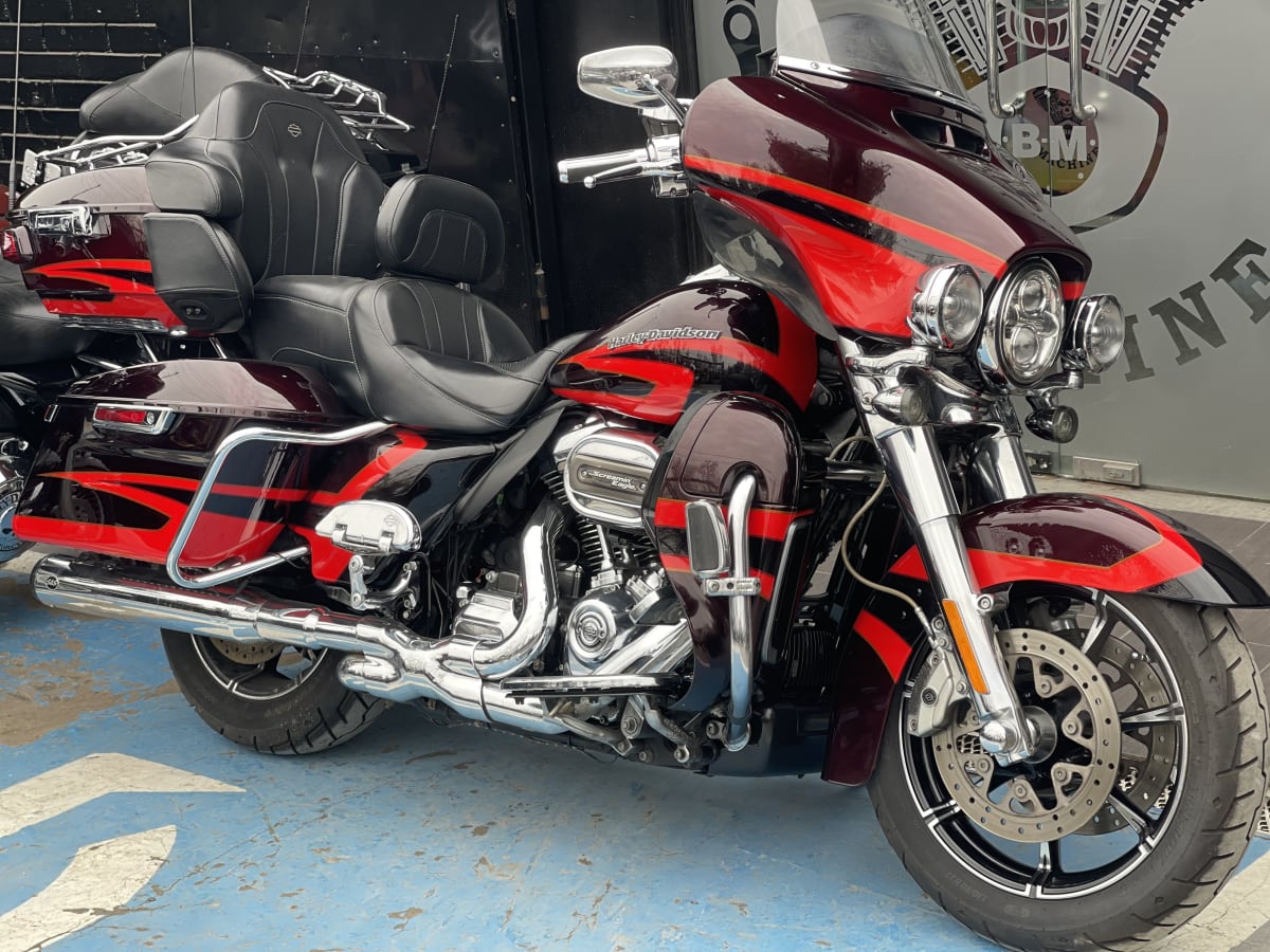 HARLEY DAVIDSON ULTRA LTD CVO (2018)3