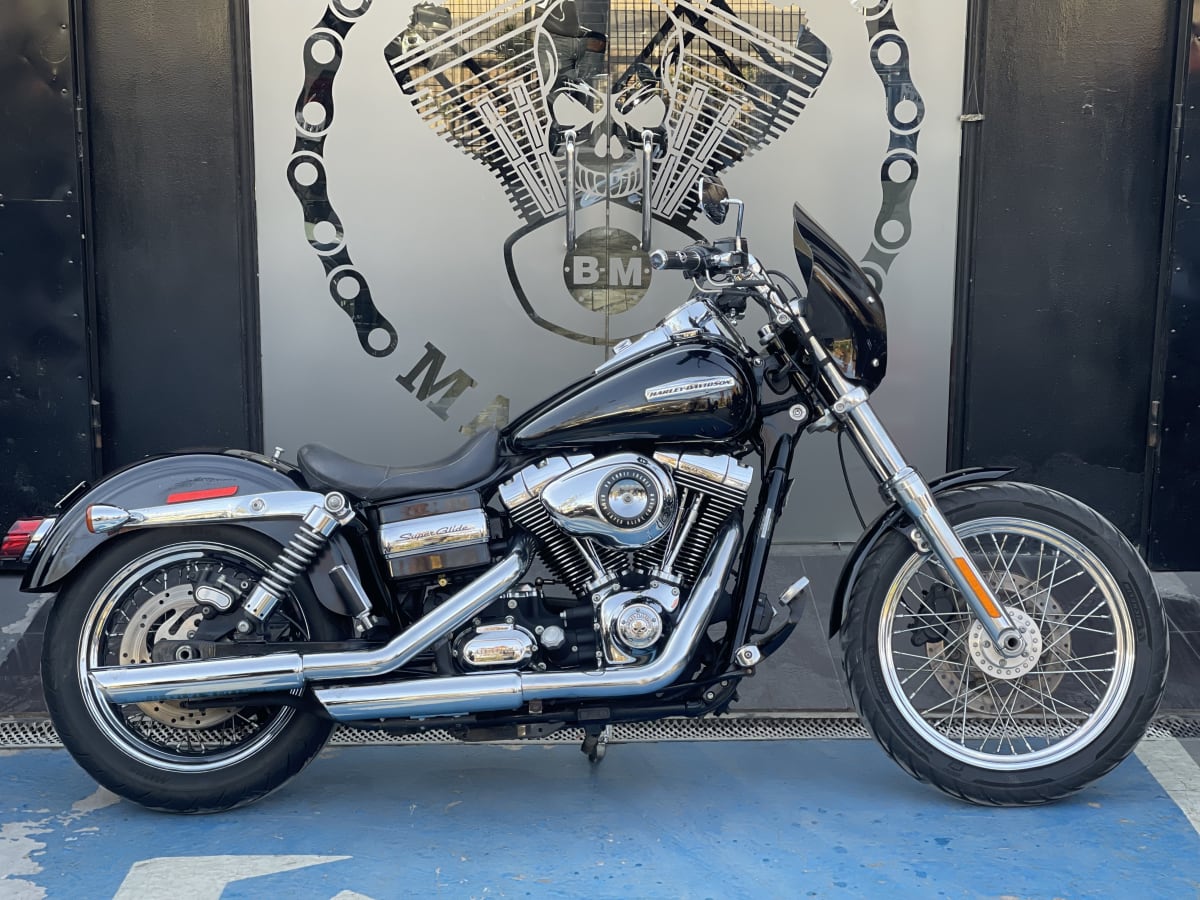 HARLEY DAVIDSON DYNA SUPER GLIDE 20101