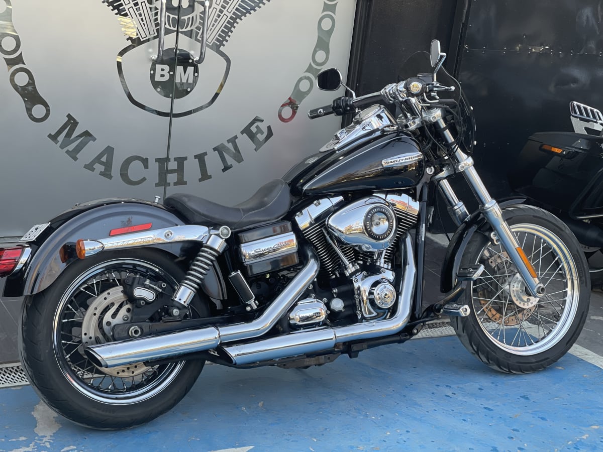 HARLEY DAVIDSON DYNA SUPER GLIDE 20102