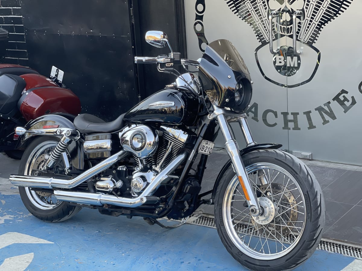 HARLEY DAVIDSON DYNA SUPER GLIDE 20103