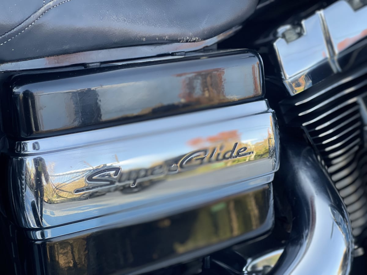 HARLEY DAVIDSON DYNA SUPER GLIDE 20107