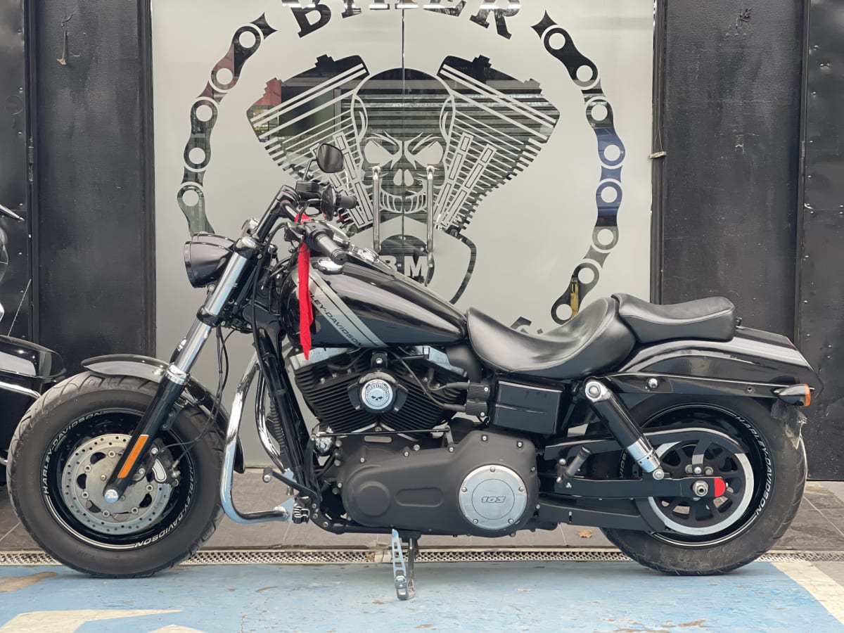 HARLEY DAVIDSON DYNA FAT BOB 20145