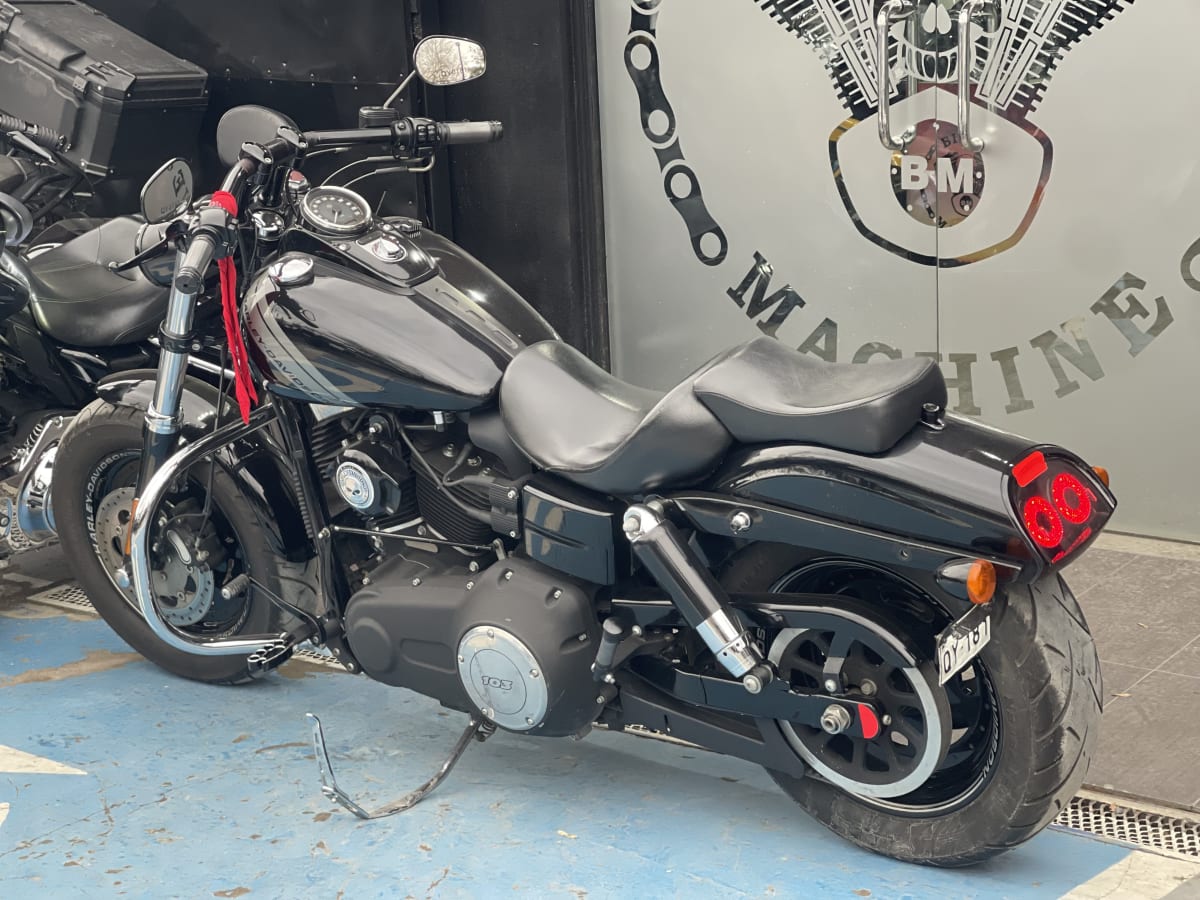 HARLEY DAVIDSON DYNA FAT BOB 20147