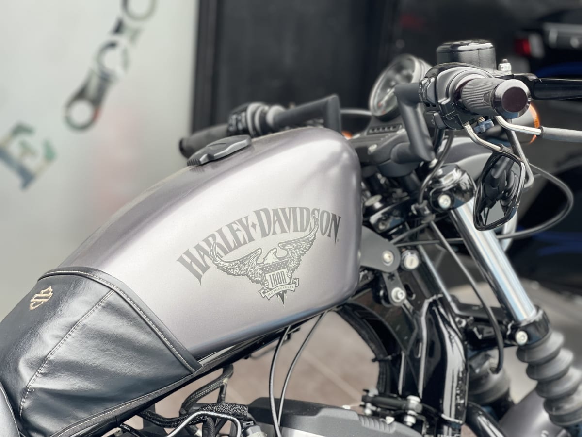 HARLEY DAVIDSON Sportster Iron 883 (BM) - 20183