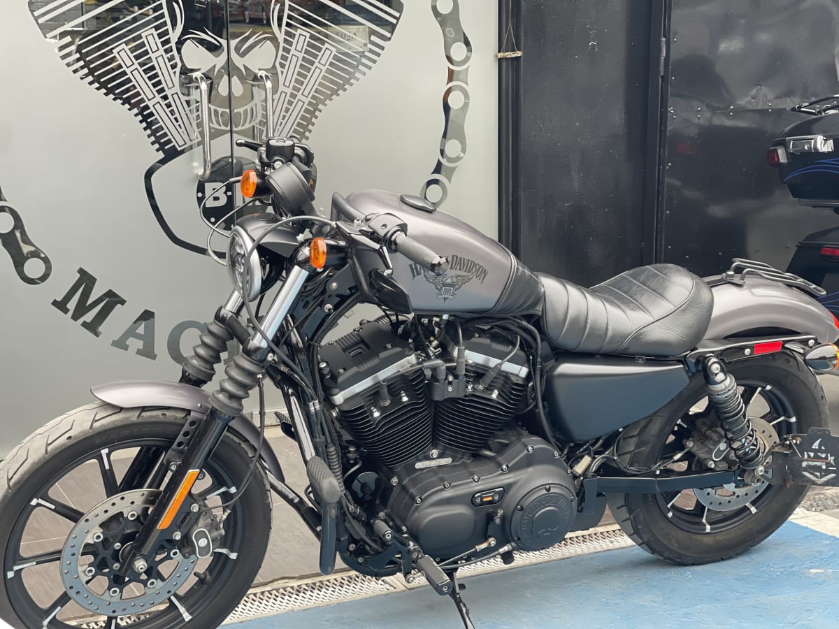 HARLEY DAVIDSON Sportster Iron 883 (BM) - 201810