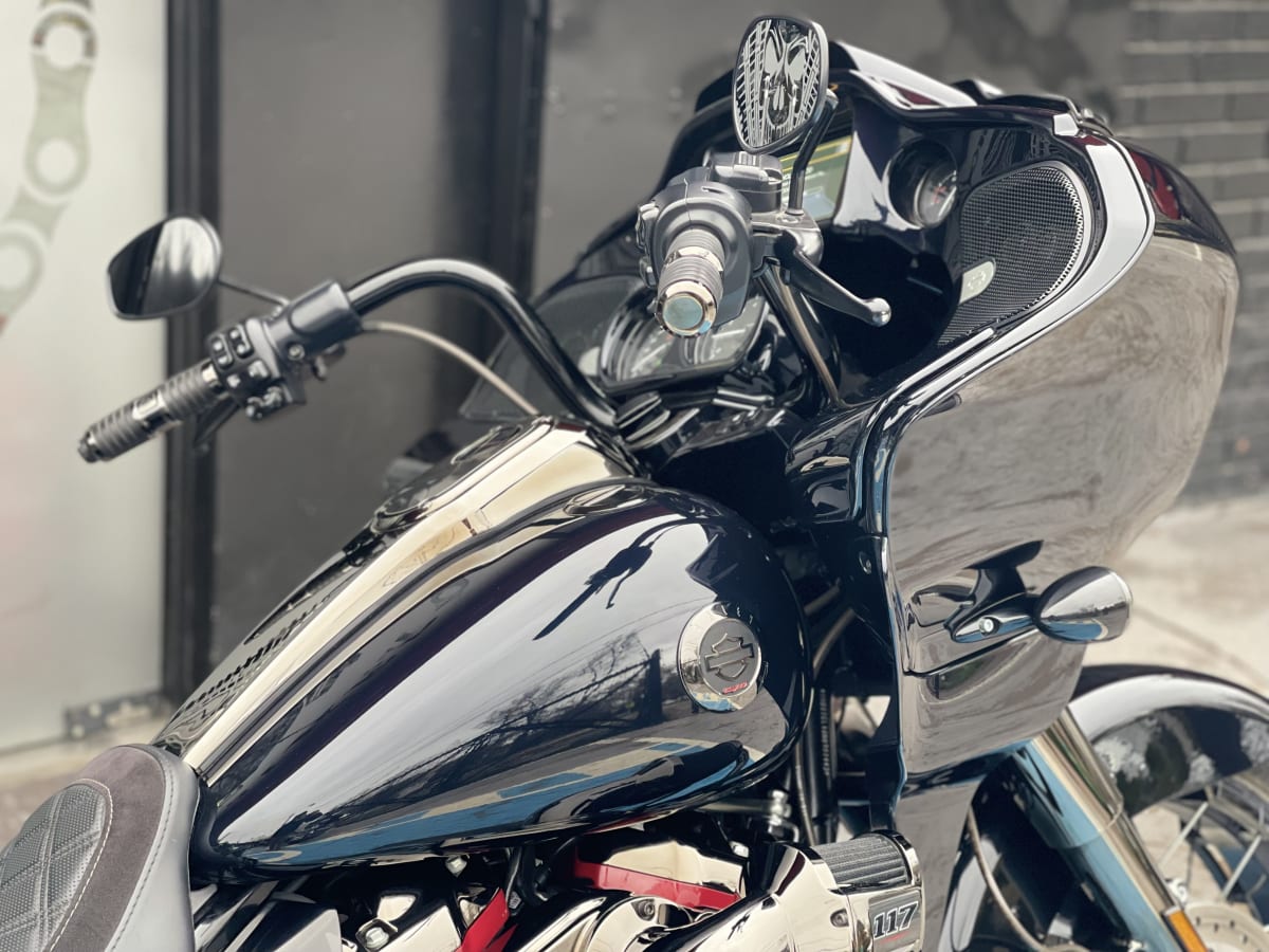 Harley Davidson Road Glide CVO 117 (2023)3