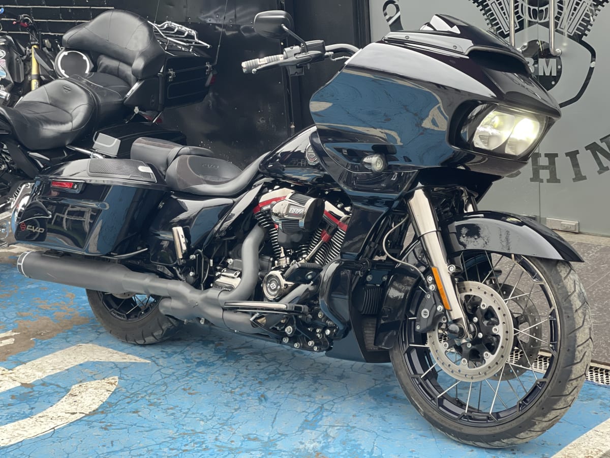 Harley Davidson Road Glide CVO 117 (2023)6