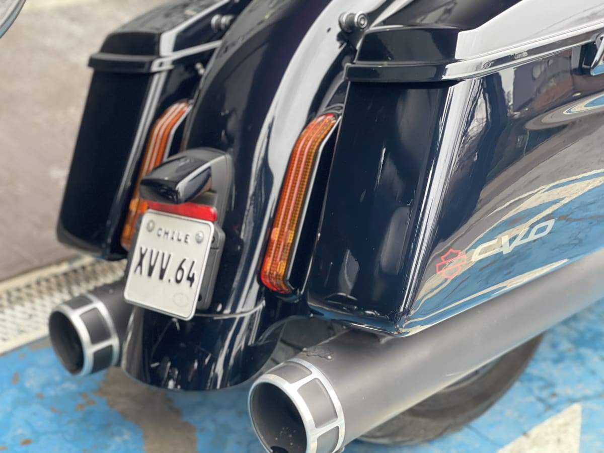 Harley Davidson Road Glide CVO 117 (2023)10