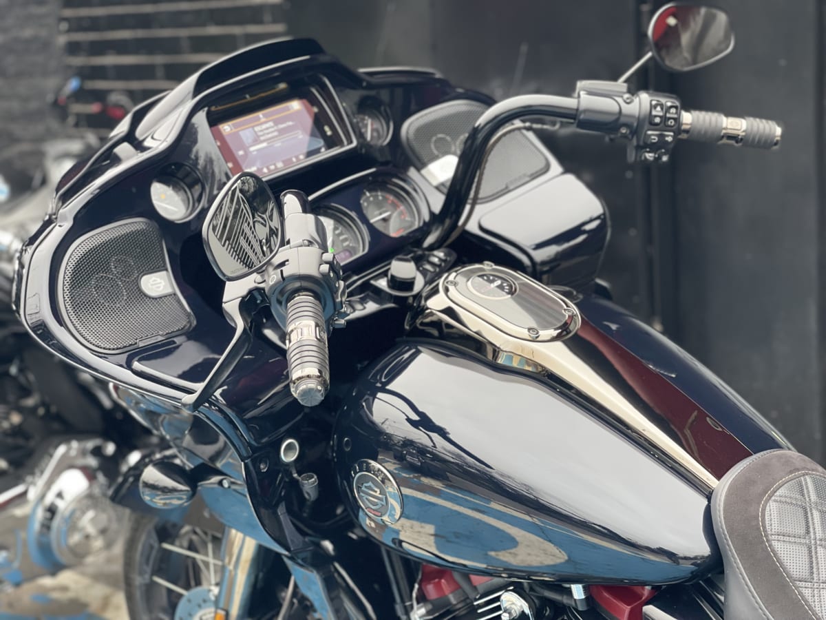Harley Davidson Road Glide CVO 117 (2023)12
