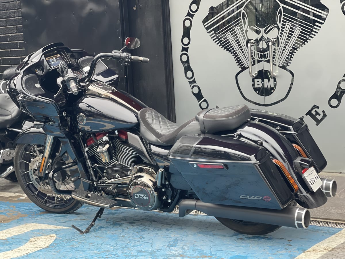 Harley Davidson Road Glide CVO 117 (2023)14