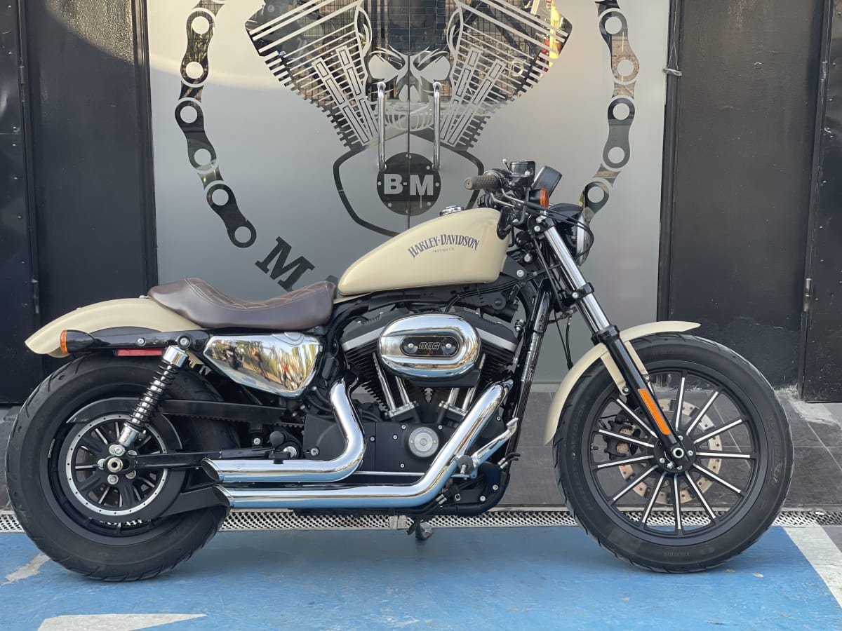 HARLEY DAVIDSON Sportster Iron 883 (2016)1