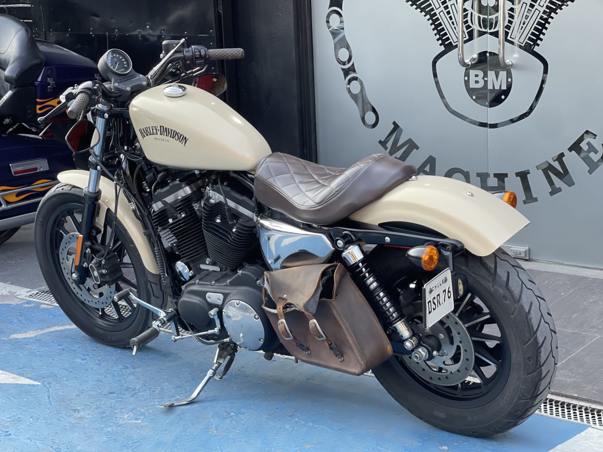 HARLEY DAVIDSON Sportster Iron 883 (2016)10