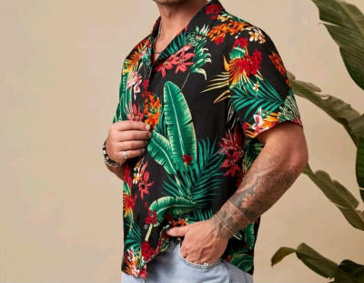 GUAYABERA VERDE FLORES ROJAS