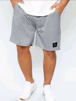 SHORT DEPORTIVO GRIS CLARO