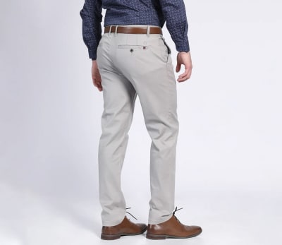 PANTALON FRENTE PLANO ELASTICADO GRIS MEDIO