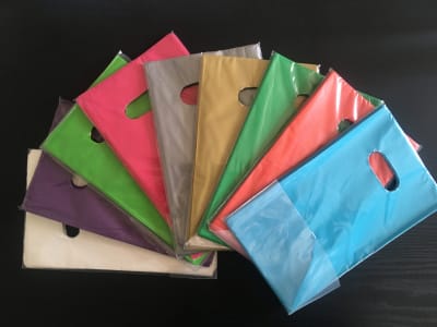 BOLSA PLÁSTICA TIPO RIÑÓN BOUTIQUE (50 Unidades)